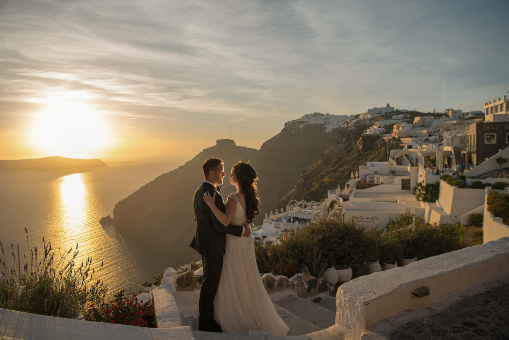 Romantic proposal in Santorini